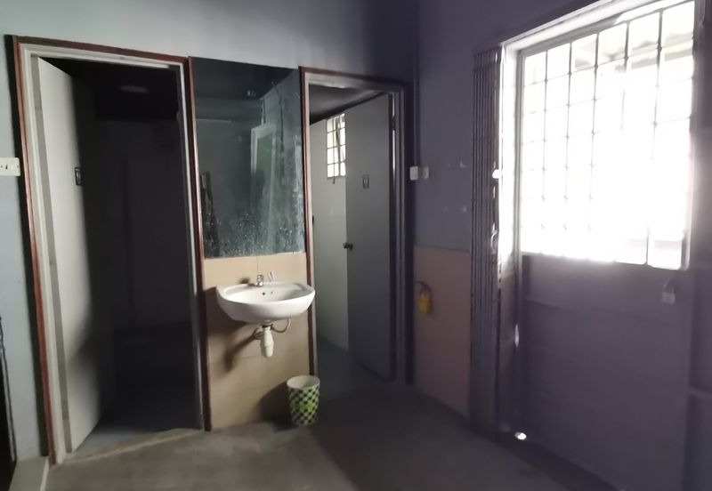 Pusat Perdagangan Seri Kembangan