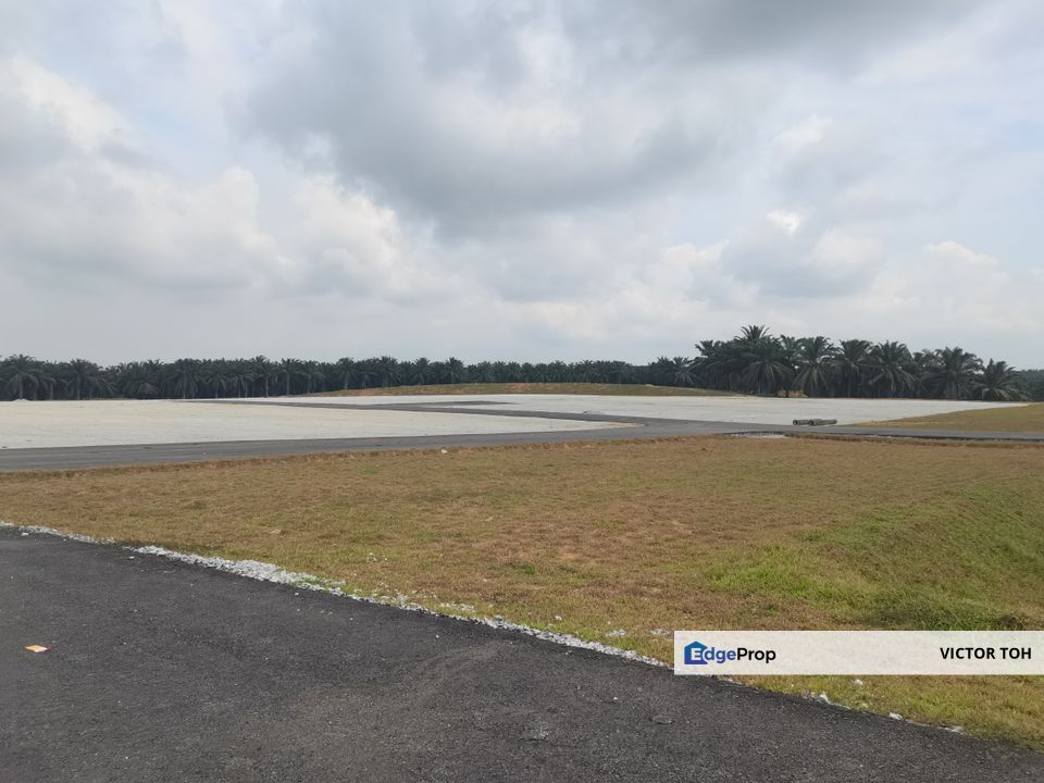 Enstek Techpark Labu near Sendayan Techvalley Seremban 2 near highway KLIA , Negeri Sembilan, Labu