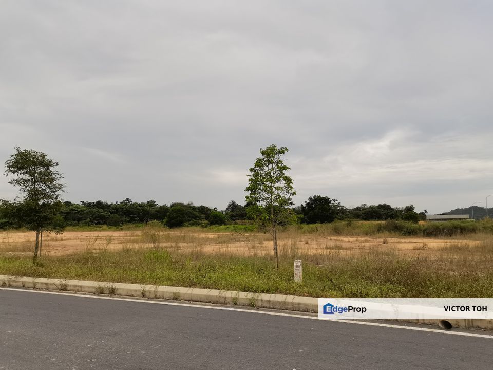 Enstek Techpark Labu near Sendayan Techvalley Seremban 2 near highway KLIA , Negeri Sembilan, Labu