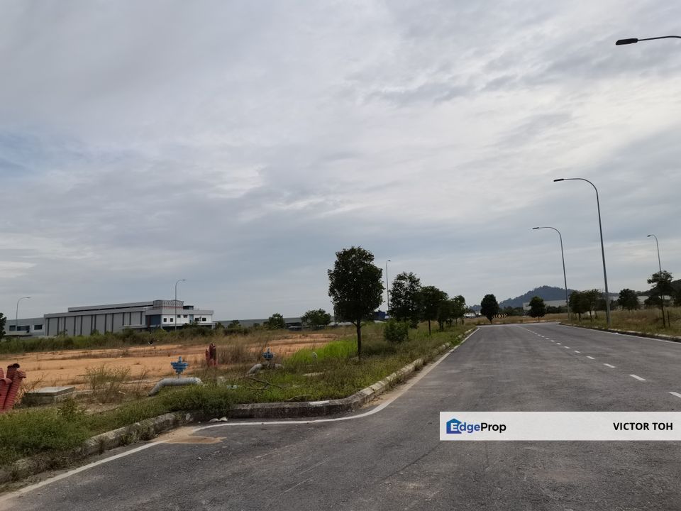 Enstek Techpark Labu near Sendayan Techvalley Seremban 2 near highway KLIA , Negeri Sembilan, Labu