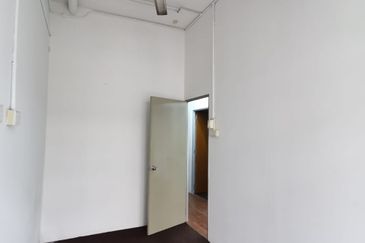 Prima Biz Hub, Taman Tasik Prima