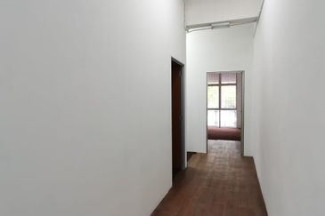 Prima Biz Hub, Taman Tasik Prima