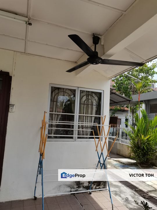 2 story house Puchong Utama 9 near school, AEON Big Bukit Puchong , Selangor, Puchong