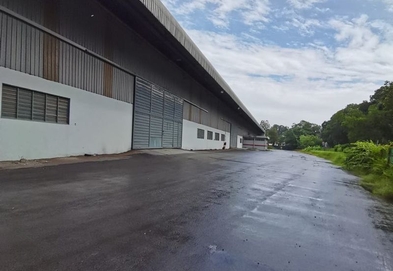 West Port, Pulau Indah