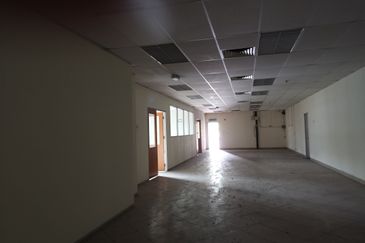 West Port, Pulau Indah