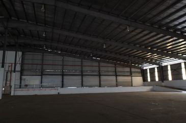 West Port, Pulau Indah