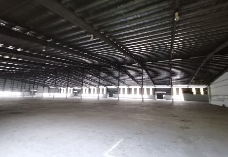 West Port, Pulau Indah