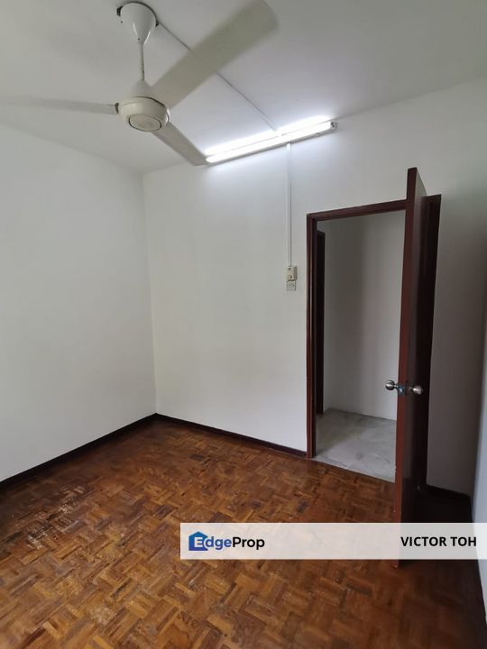 Pusat Bandar Puchong apartment with facility near park morning market , Selangor, Puchong