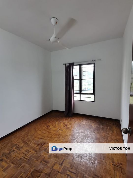 Pusat Bandar Puchong apartment with facility near park morning market , Selangor, Puchong