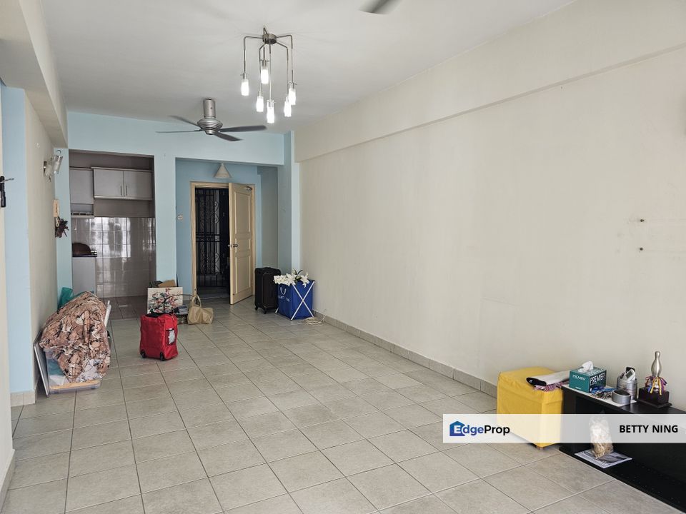 Very well kept unit facing morning sun and KLCC view, Selangor, Petaling Jaya