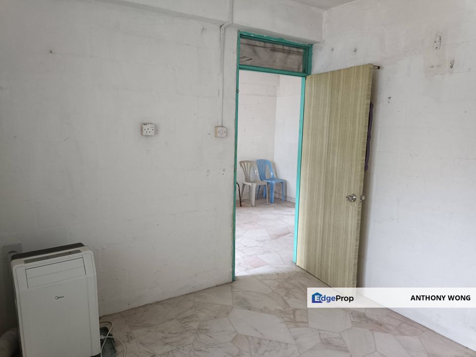 Wangsa Maju Section 1 Flat - 3min walking distance to LRT, Kuala Lumpur, Wangsa Maju