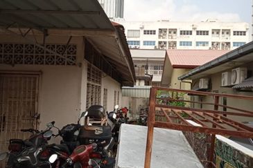 Petaling Jaya 1sty Landed House For Sale rm600k