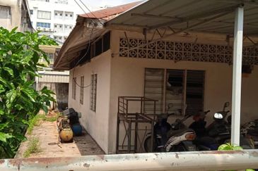 Petaling Jaya 1sty Landed House For Sale rm600k
