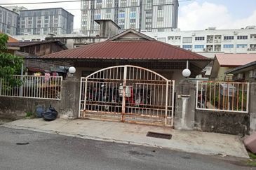 Petaling Jaya 1sty Landed House For Sale rm600k