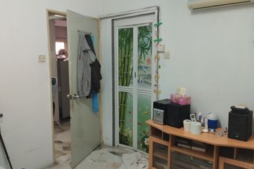 Indah Apartment