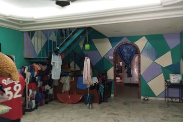 Taman Sri Bayu, Kampung Tasik Tambahan