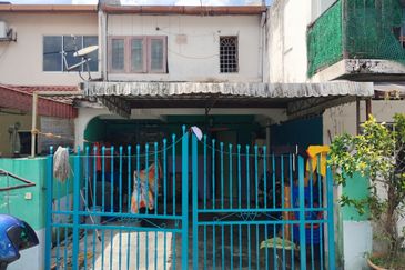 Taman Sri Bayu, Kampung Tasik Tambahan