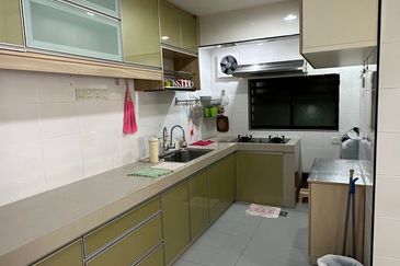 Teratai Mewah Condominium