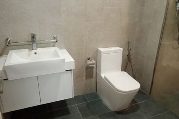 East Parc @ Menjalara