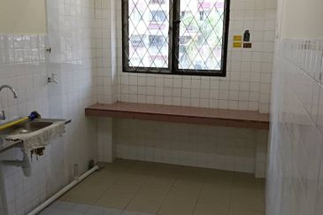 Dahlia Apartment, Pandan Indah