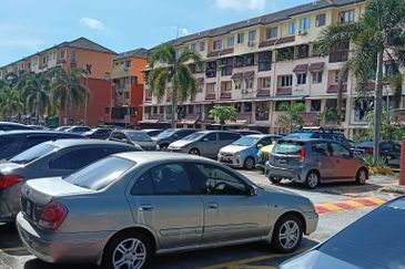 Dahlia Apartment, Pandan Indah