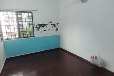 KL Kuchai Entrepreneurs Park Apartment For Sale rm250k - 1st floor