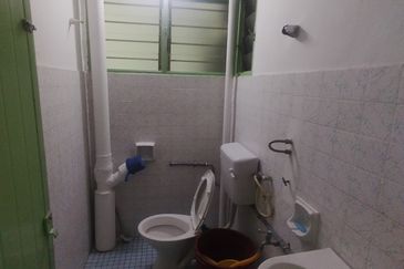 KL Kuchai Entrepreneurs Park Apartment For Sale rm250k - 1st floor