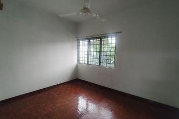 KL Kuchai Entrepreneurs Park Apartment For Sale rm250k - 1st floor
