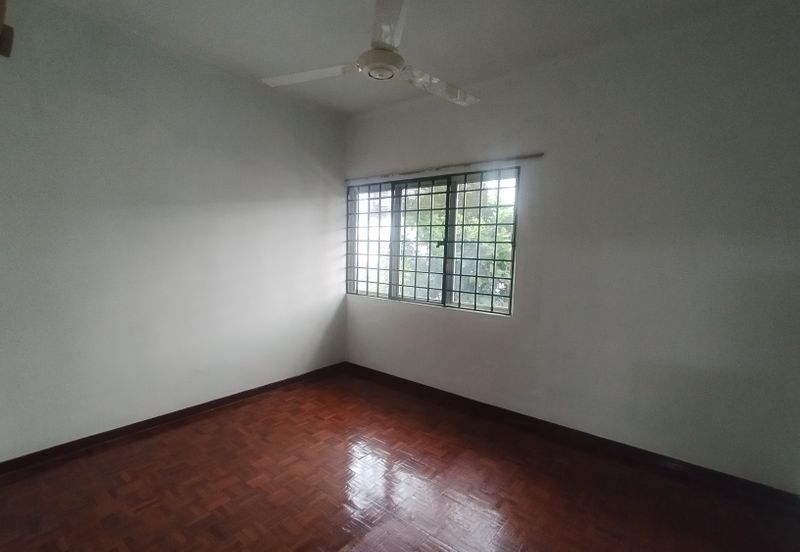 KL Kuchai Entrepreneurs Park Apartment For Sale rm250k - 1st floor