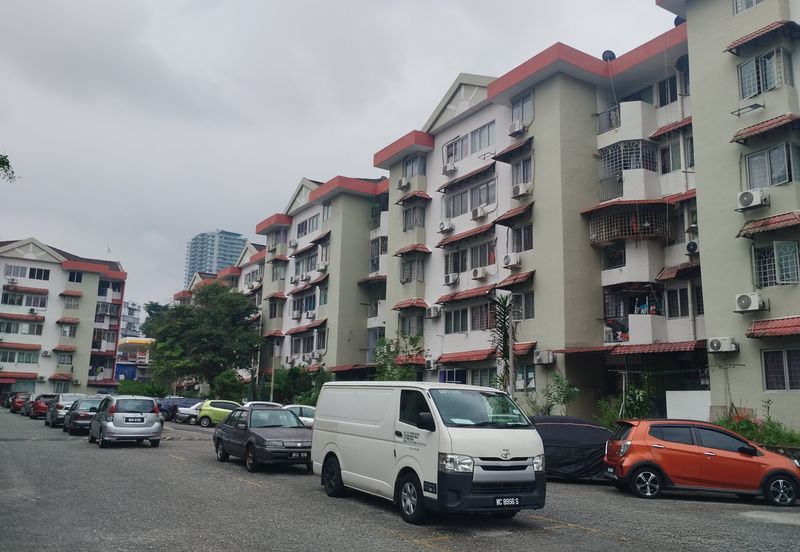 KL Kuchai Entrepreneurs Park Apartment For Sale rm250k - 1st floor