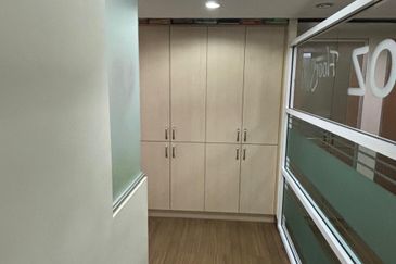 Impian Meridian Commerz