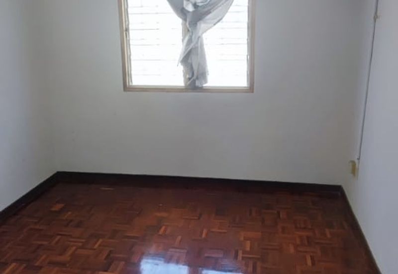 Taman Saujana Puchong