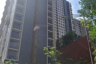 Henna Residence @ The Quartz