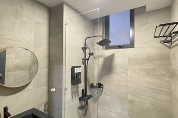 Henna Residence @ The Quartz