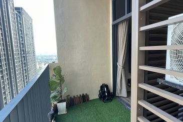 Henna Residence @ The Quartz