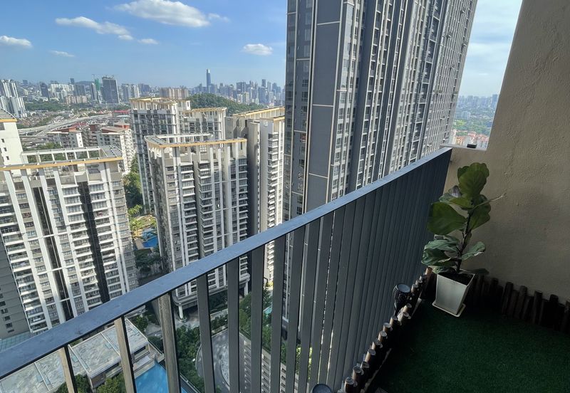 Henna Residence @ The Quartz