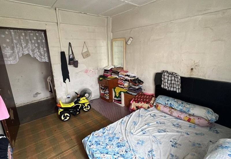 Flat Pandan Jaya Blok L13