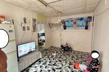 Flat Pandan Jaya Blok L13