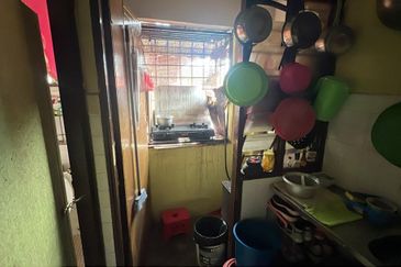 Flat Pandan Jaya Blok L13