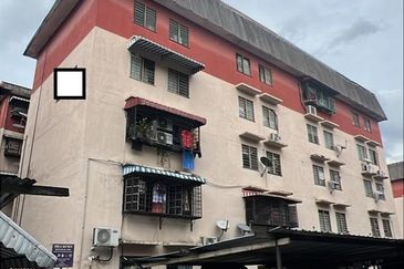 Flat Pandan Jaya Blok L13