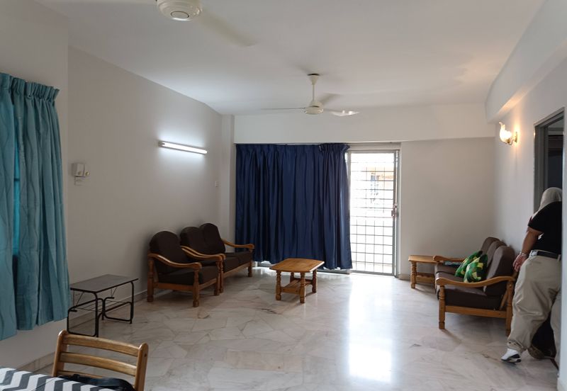 La Villas Condominium