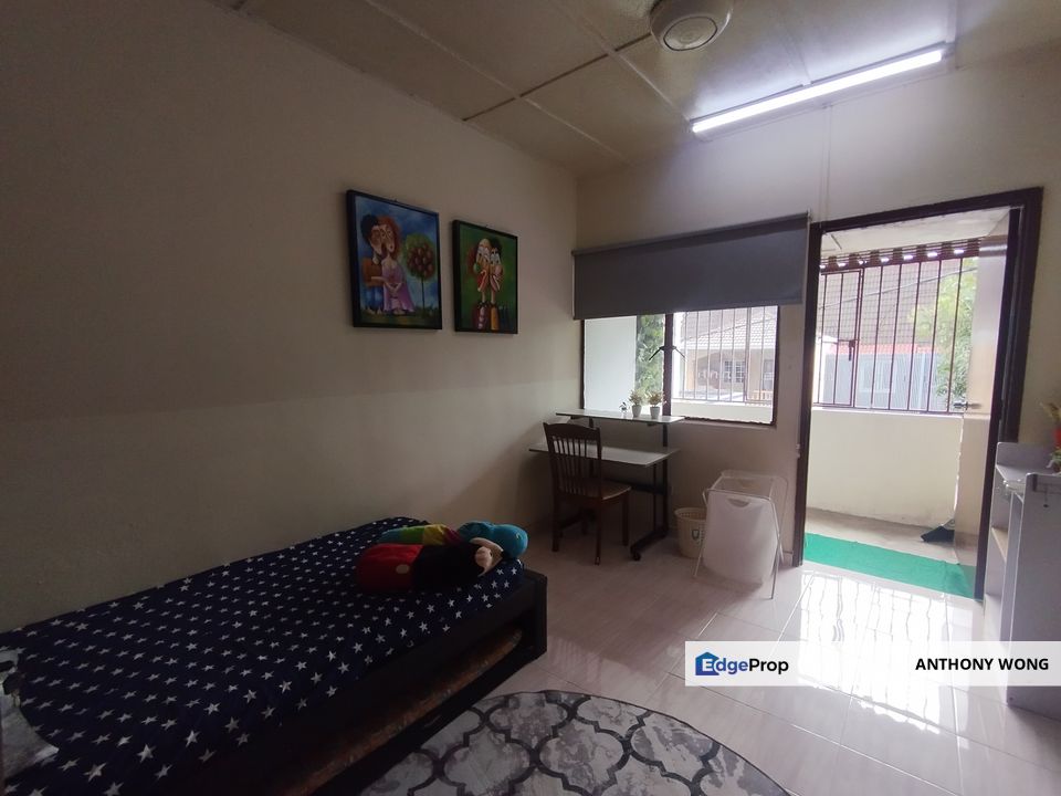 KL Taman Sri Gombak Medium Room For Rent - with balcony, Selangor, Batu Caves 