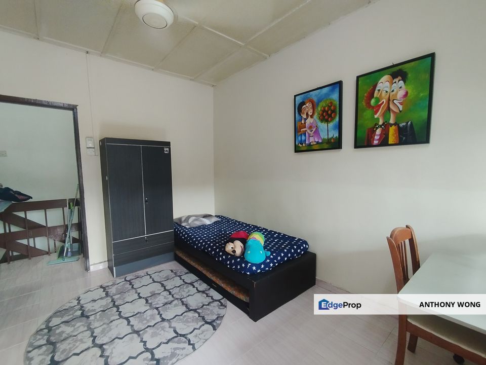 KL Taman Sri Gombak Medium Room For Rent - with balcony, Selangor, Batu Caves 