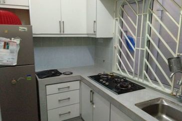 Anjung Hijau (Greenfield Apartment)