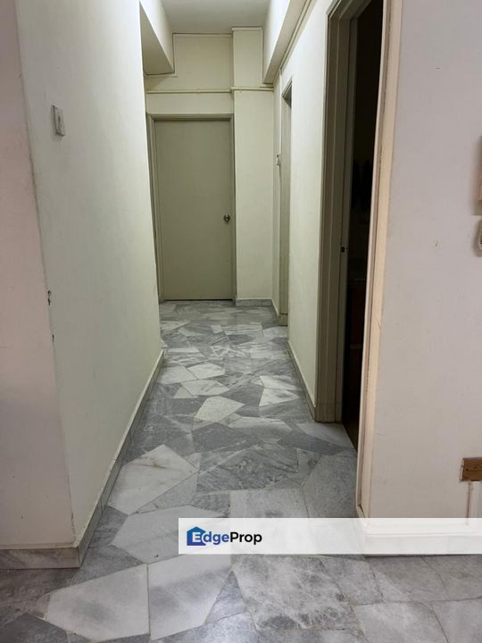 Bukit oug walk to lrt awan besar midvalley kl Sentral bangsar brieckfield rtm federal highway , Kuala Lumpur, Bukit Jalil