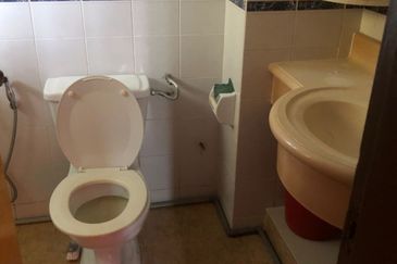 Anjung Hijau (Greenfield Apartment)