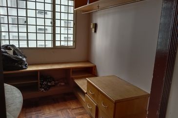 Anjung Hijau (Greenfield Apartment)