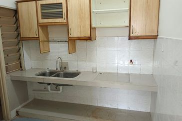 Anjung Hijau (Greenfield Apartment)