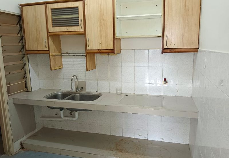 Anjung Hijau (Greenfield Apartment)