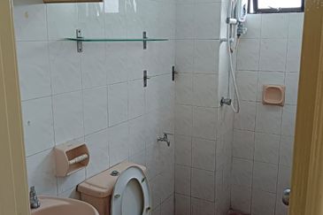 Anjung Hijau (Greenfield Apartment)